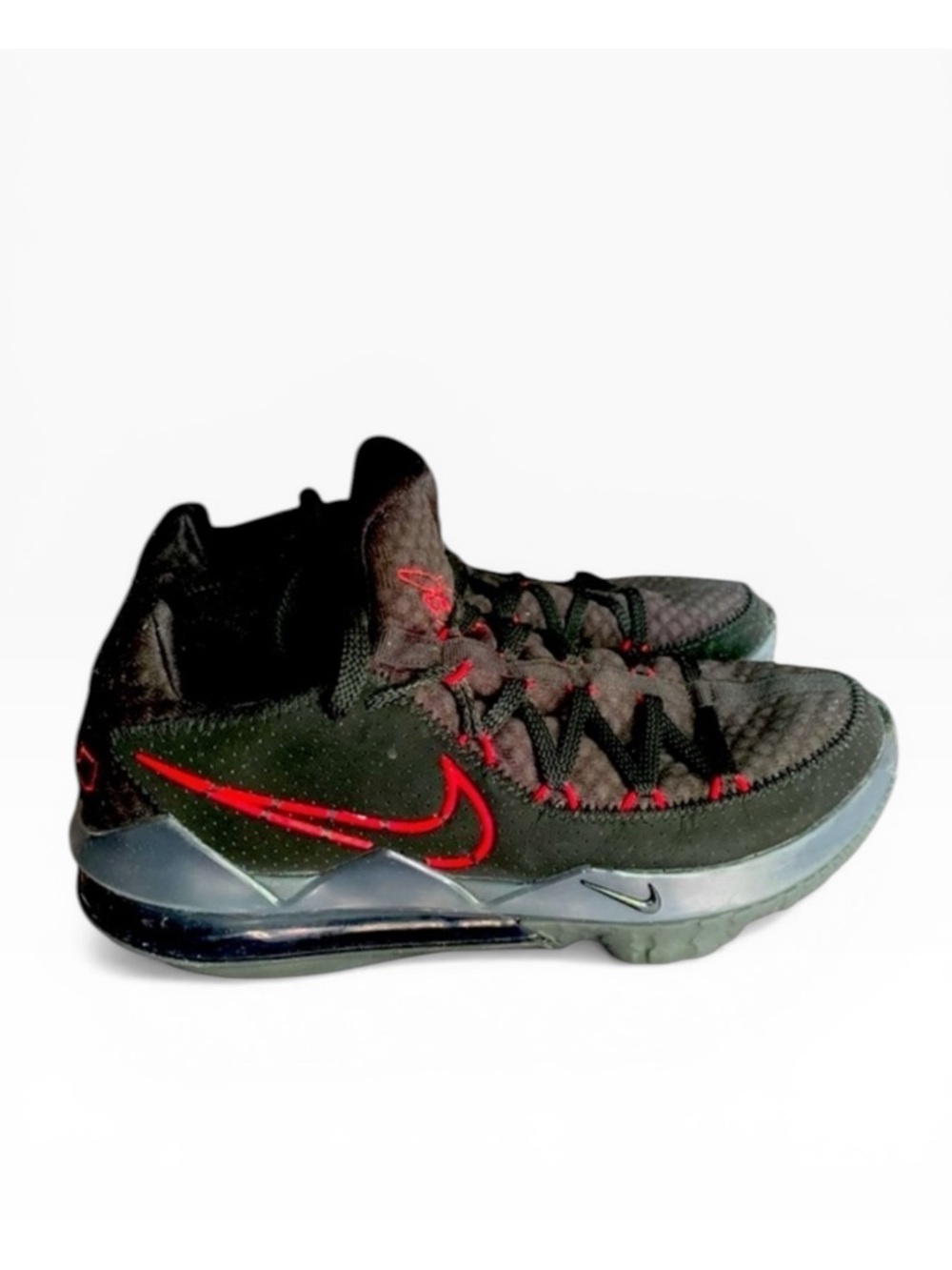 Nike LeBron 17 Low Bred CD5007-001 Black / Red Sz 10.5